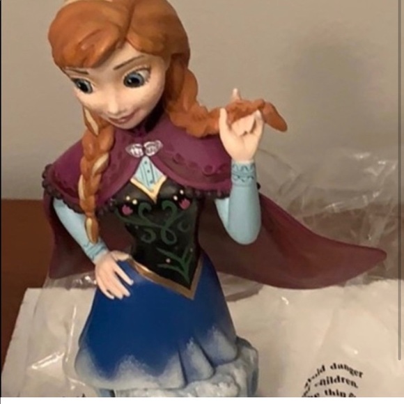 DISNEY Princess Set!  Elsa &Anna NEW & never before displayed.  Perfect pieces! - Picture 4 of 5